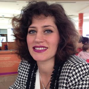 Meet your Posher, Parisa